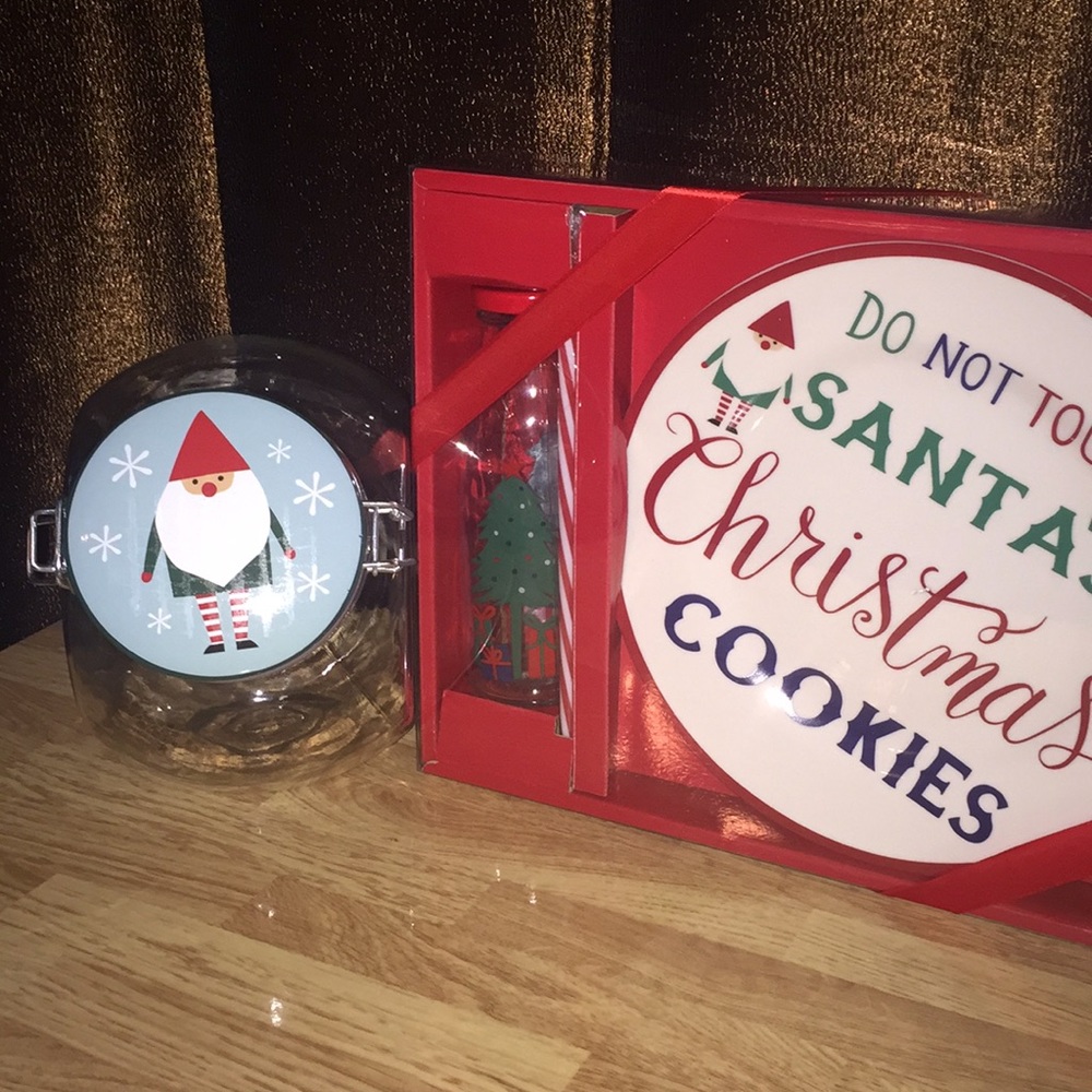 Christmas Gnome Cookie Jar/Plate Set